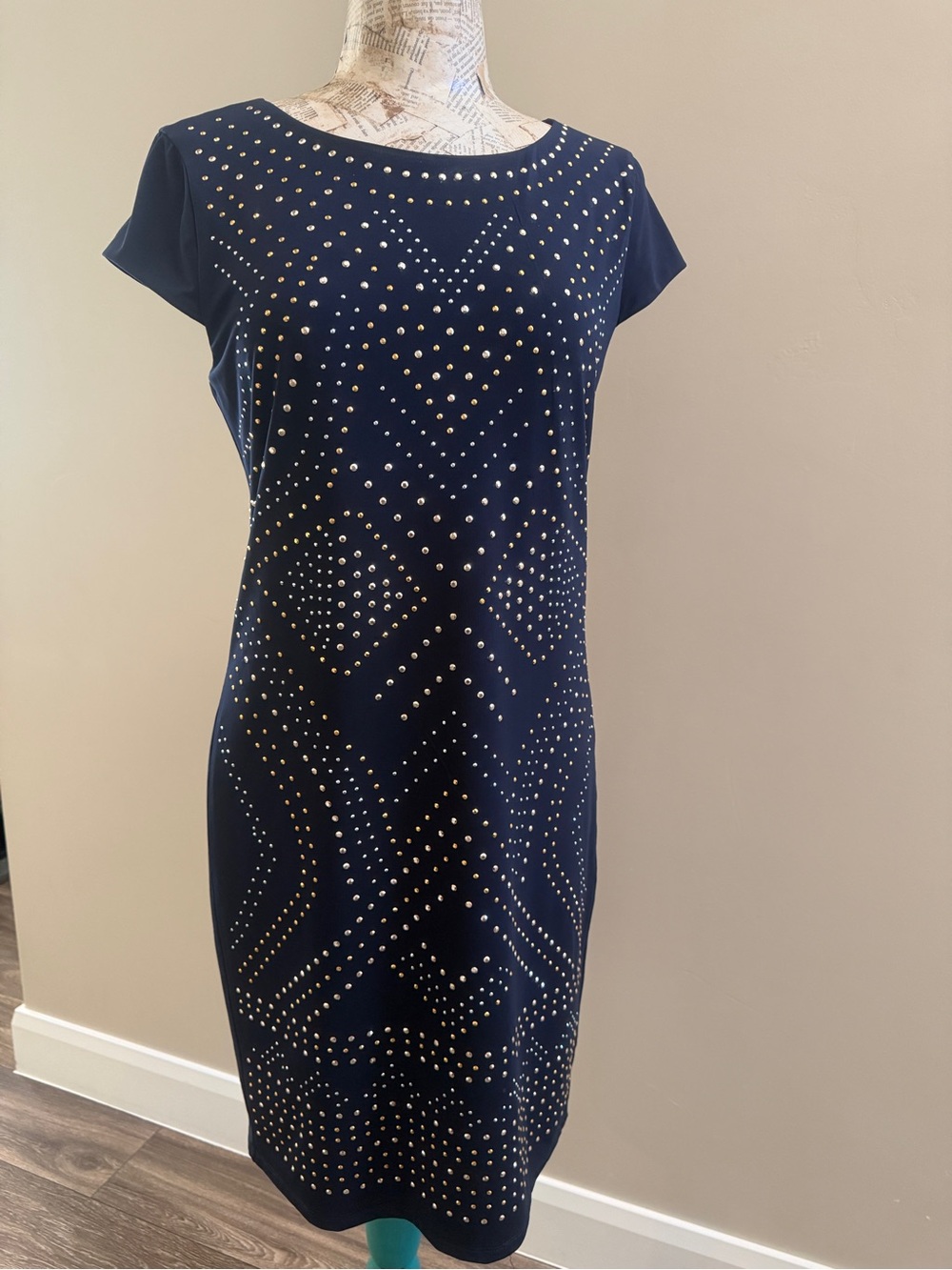Carmen Marc Valvo Navy Studded Cap-Sleeve Shift Dress